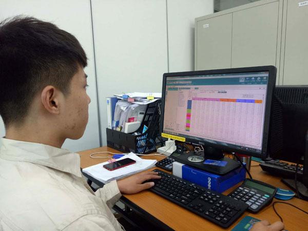 杨佳颖，利用用电采集系统分析数据.jpg